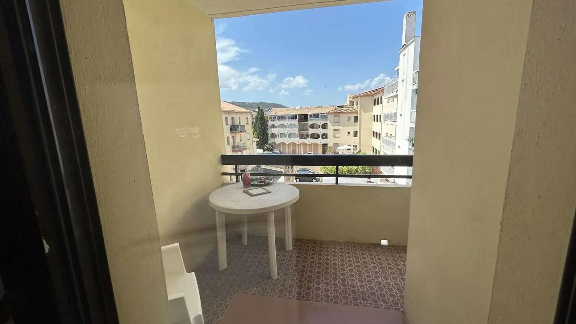 דירה Appartement 2 Pieces Sainte-Maxime Proche Plage Avec Parking Et Climatisation - Fr-1-226-533 צרפת